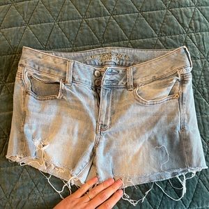 American Eagle Light wash jean short